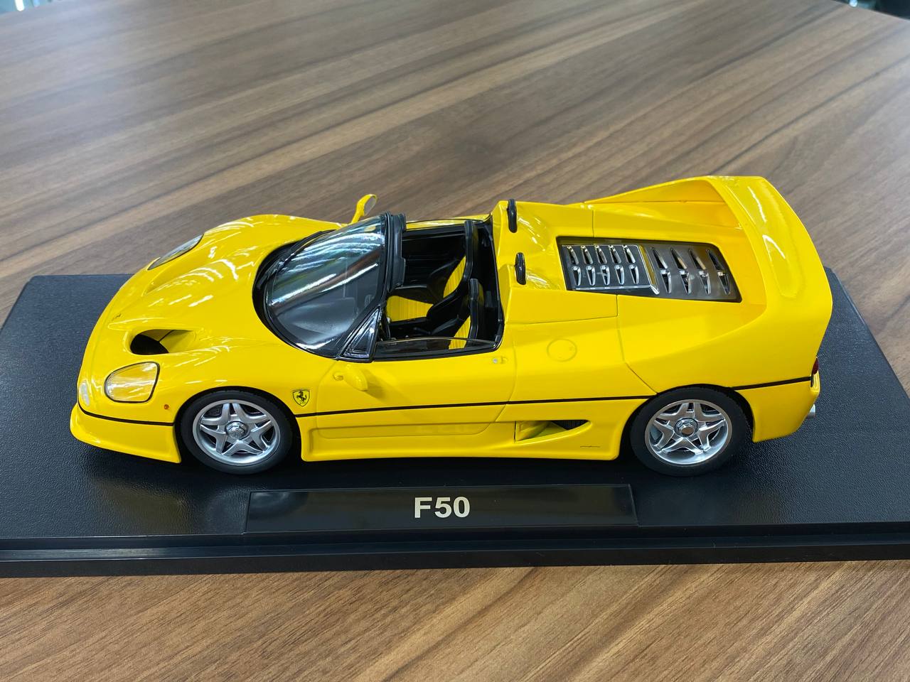 1:18 Diecast – KK Scale Ferrari F50 in Yellow