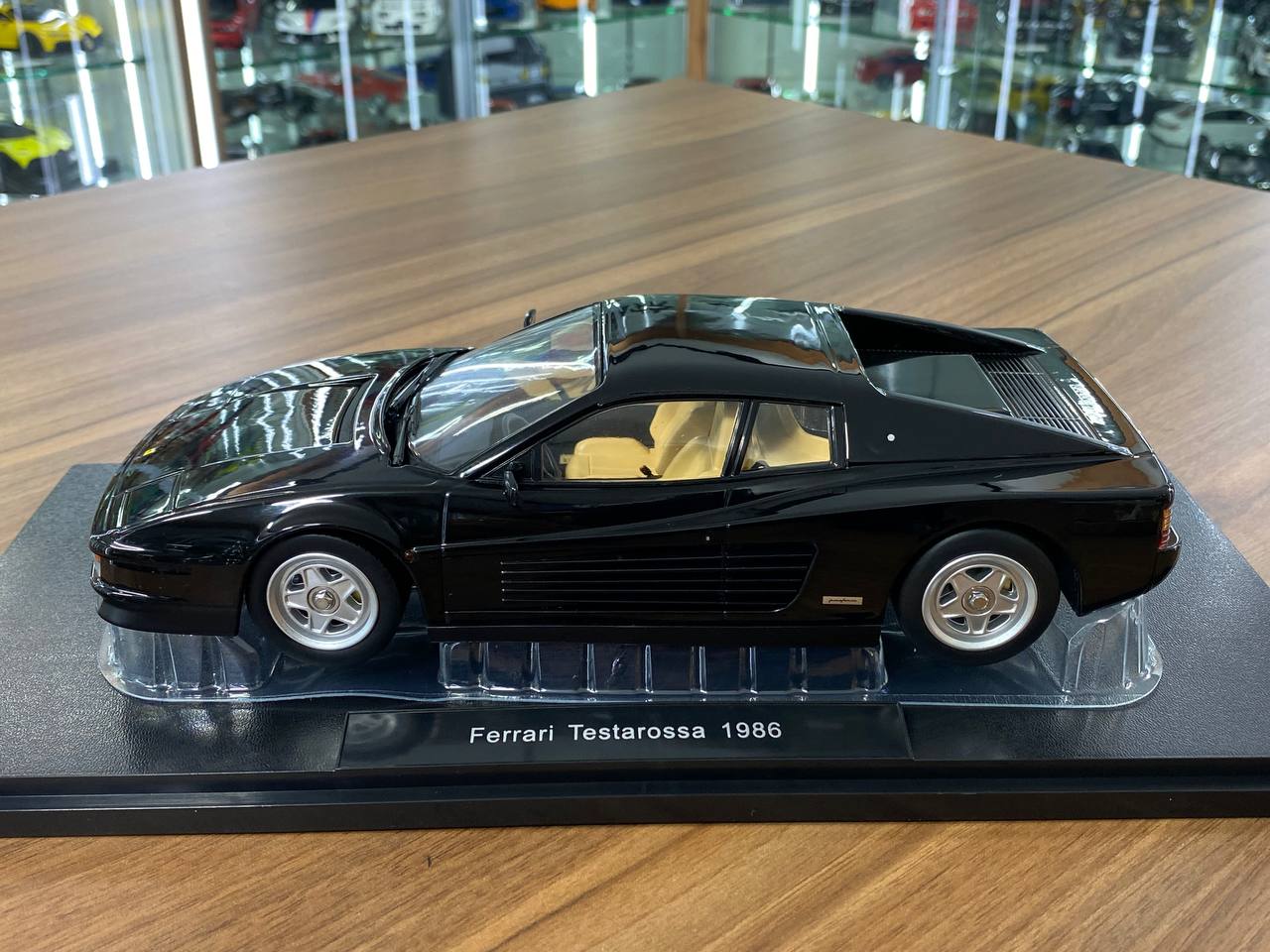 1/18 Diecast  KK Scale Ferrari Testorossa 1986 in Black