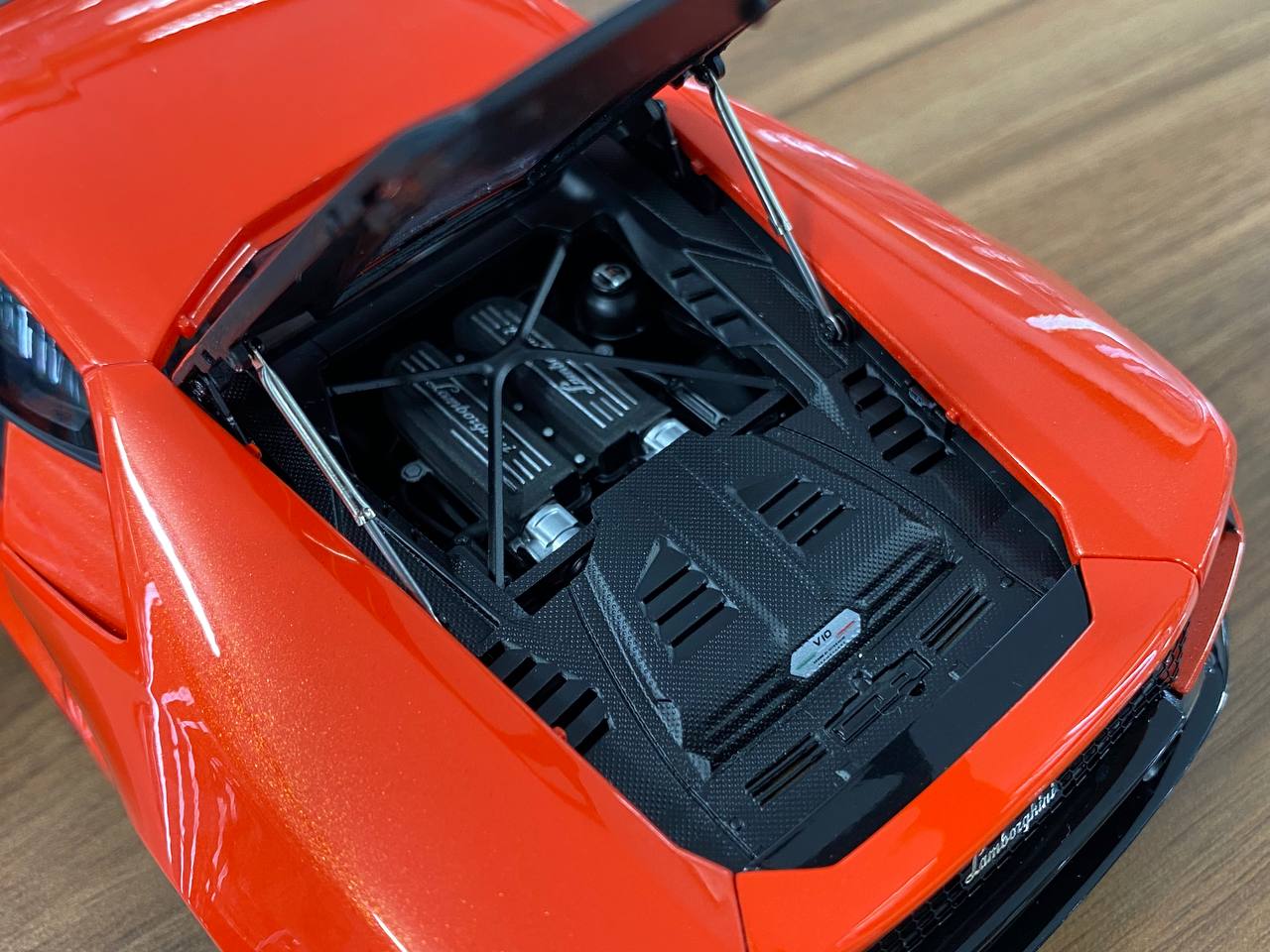 1:18 Diecast Metal Full Opening – AUTOart Lamborghini Huracán EVO – Arancio Xanto