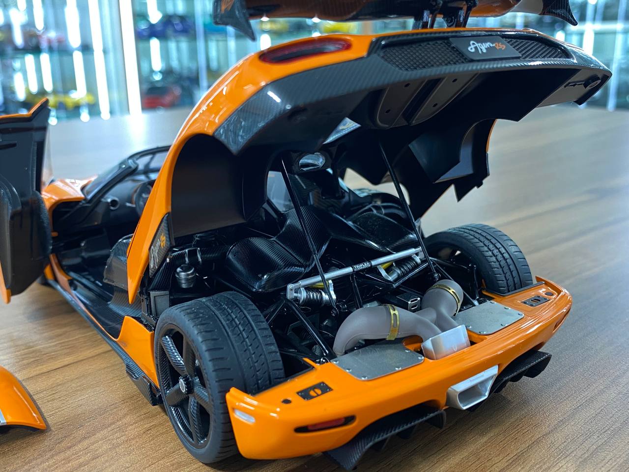 1:18 Diecast Metal Full Opening – AUTOart Koenigsegg Agera RS – Cone Orange / Black Accents