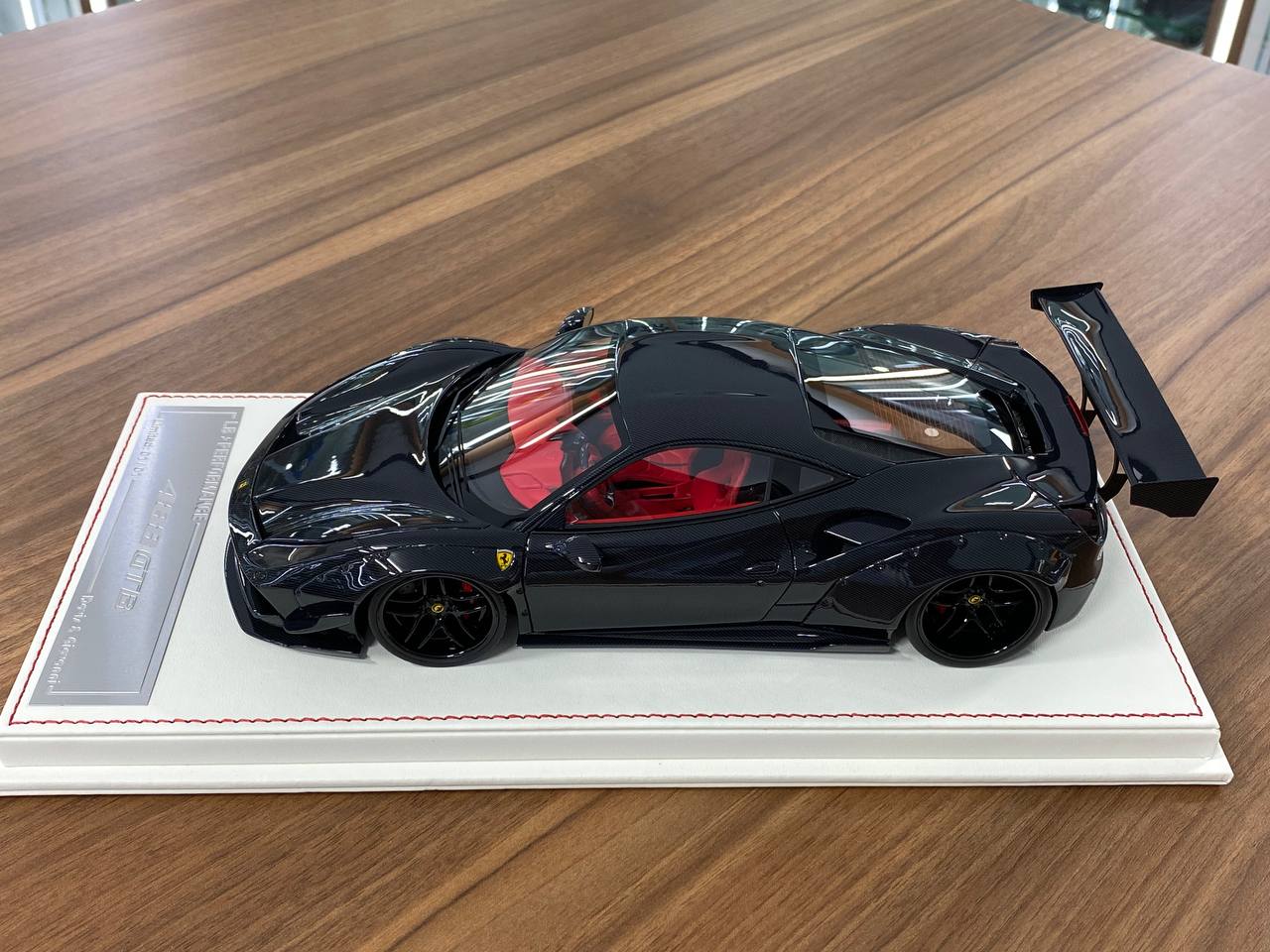 1:18 Resin Model - Davis & Giovanni Ferrari 488 GTB (Gloss Black Carbon / Calvin) - Limited 1 of 1