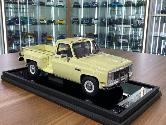 1:18 Resin Model - Old School Models GMC Sierra Classic 3500 (1986) - Desert Yellow - Limited 60 pcs