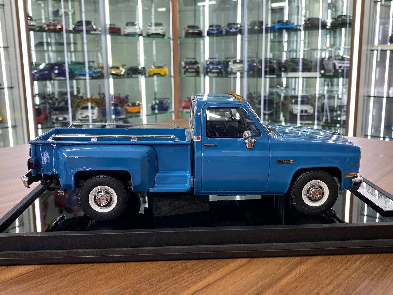 1:18 Resin Model - Old School Models GMC Sierra Classic 3500 (1984) - Light Blue - Limited 40 pcs