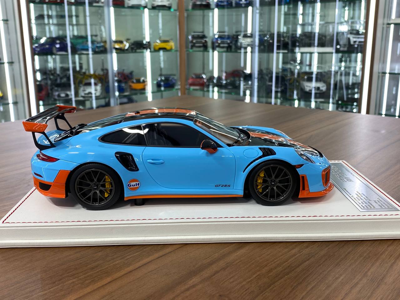 1:18 Resin Model - Dino Porsche 911 GT2 RS - Gulf Livery - Limited 5 pcs