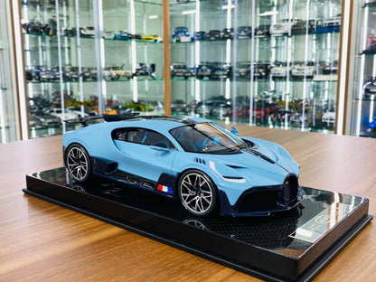 Exclusive 1/18 Resin Model - Bugatti Divo (Baby Blue Matt)