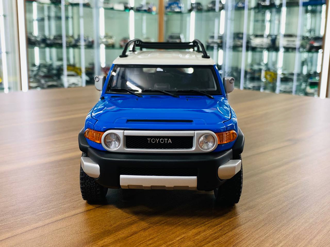 1/18 Diecast Toyota FJ Cruiser Blue by AUTOart Scale Model Car