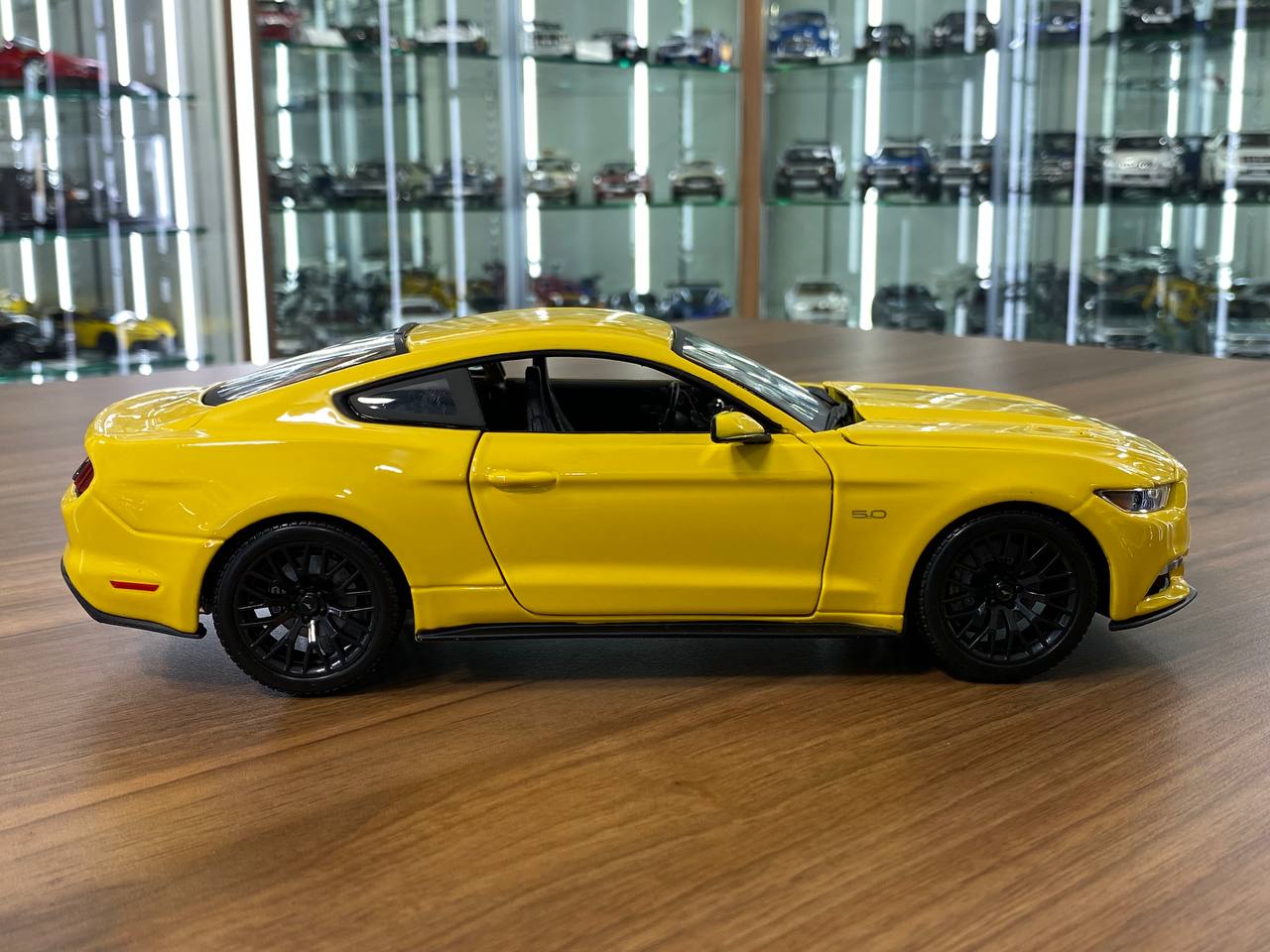 1/18 Diecast Maisto Ford Mustang 2015 Yellow