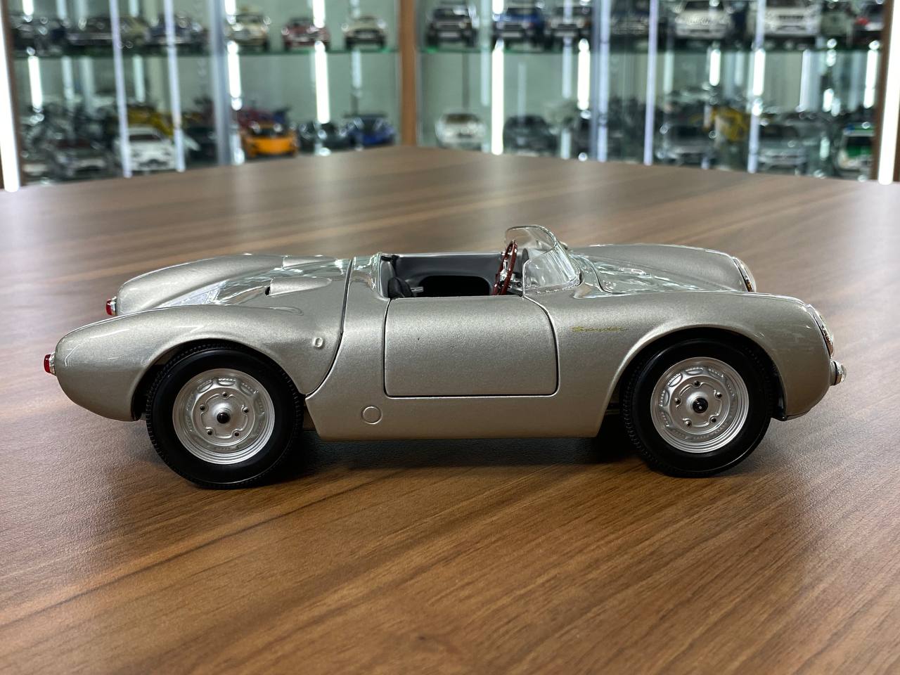 1/18 Diecast Maisto Porsche 550 A Speedster in silver