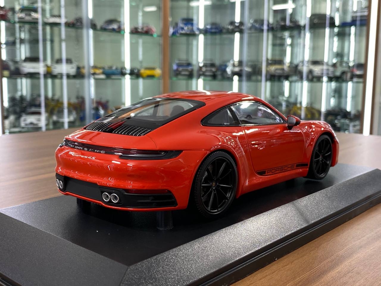 1/18 Diecast Porsche 911 Carrera 4S 2019 by Minichamps