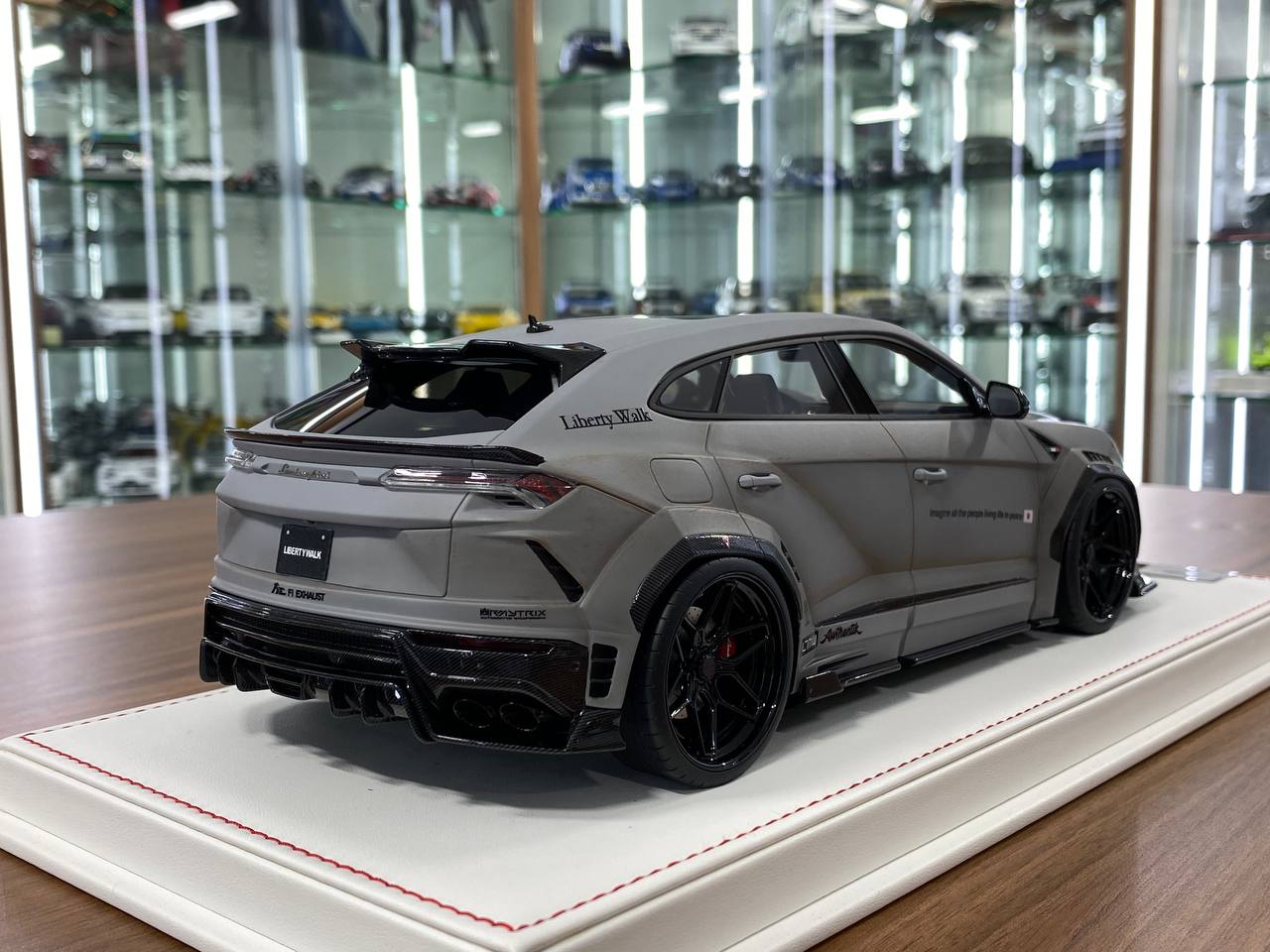 1:18 Resin Model (Not Opening) - IVY Model Lamborghini URUS LB Works (Fighter Grey)