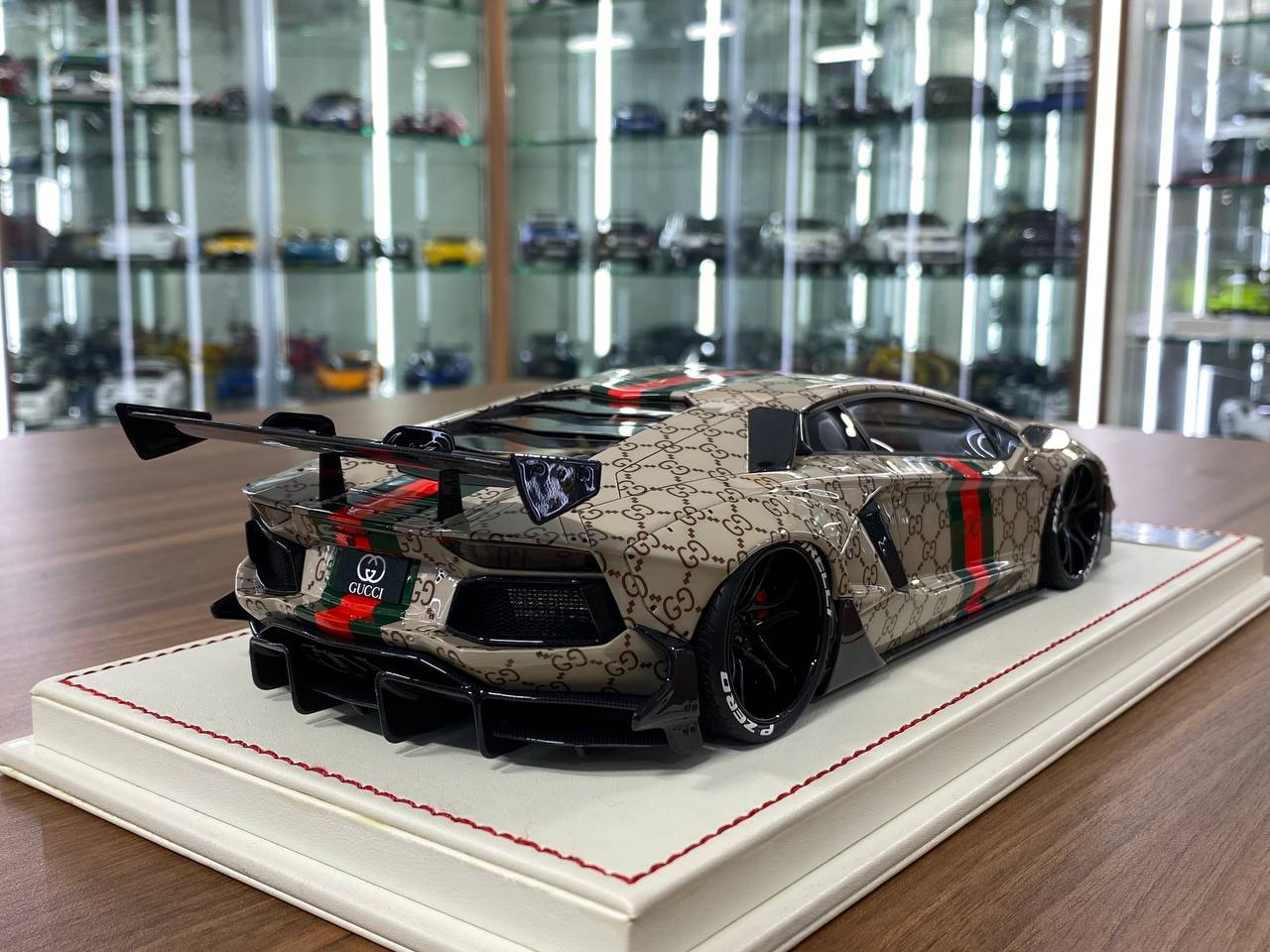 1:18 Resin Model - Davis & Giovanni Lamborghini Aventador 2.0 LB Performance