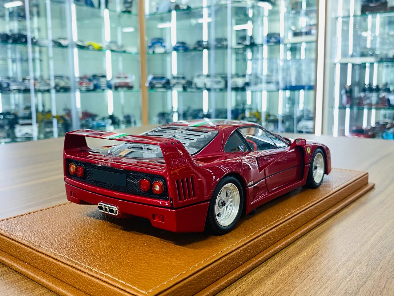 1/18 Diecast Model (Full Opening) - Ferrari F40 (BBR by Kyosho)