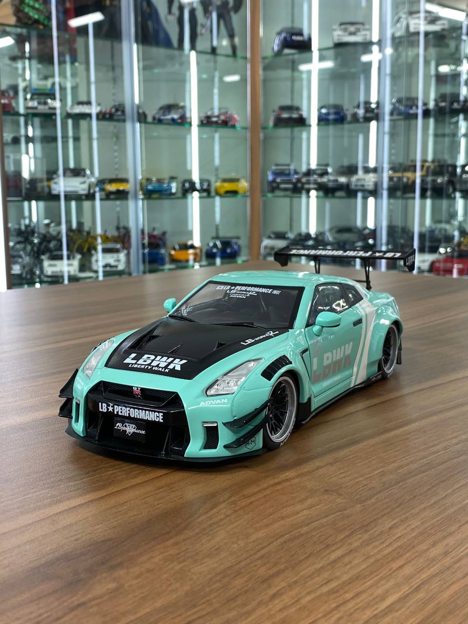 1/18 Diecast Solido Nissan GT-R R35 LB*Work Type 2 ORANGEM in Tiffany