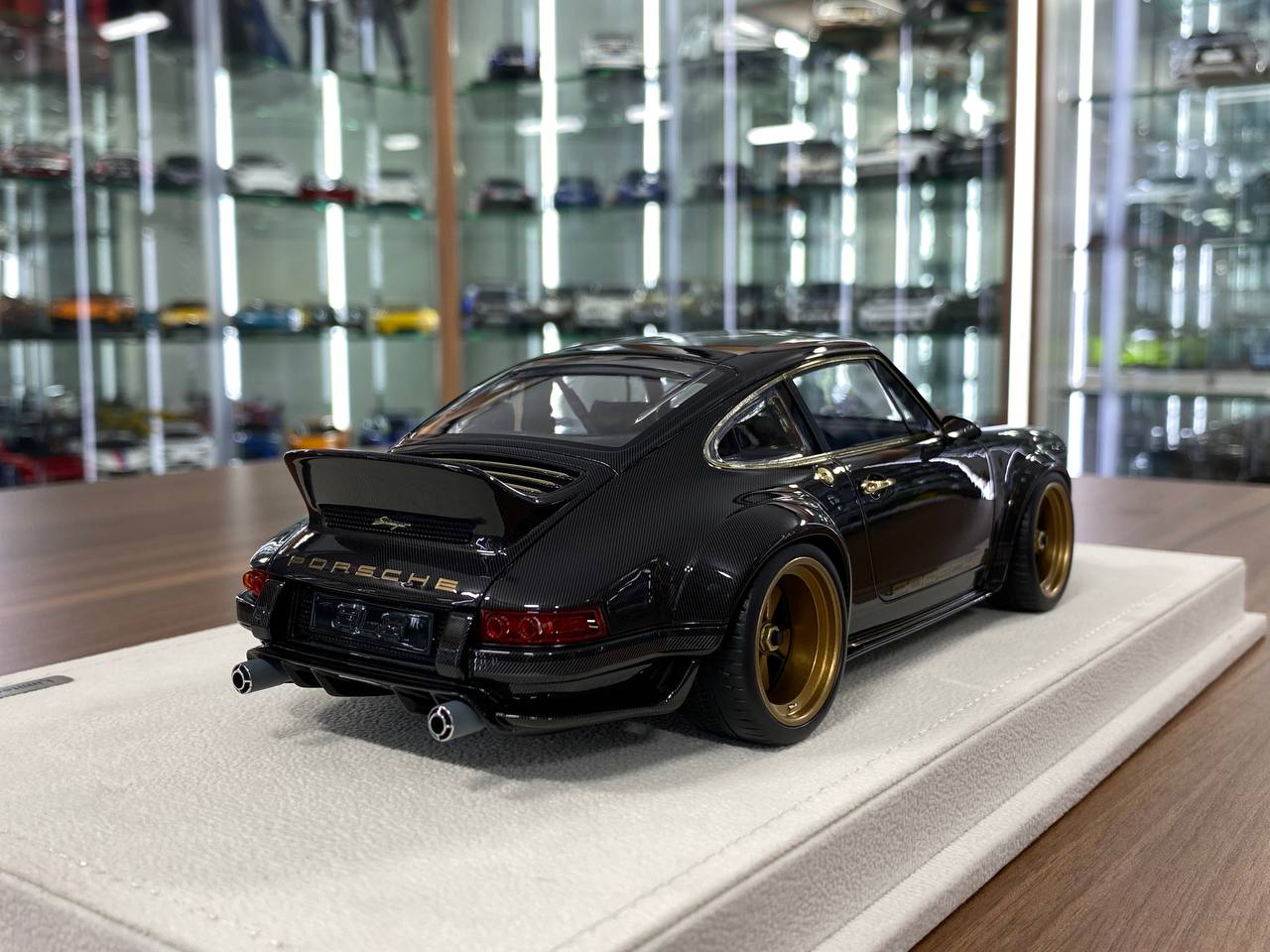 1:18 Resin Model - Porsche Singer DLS 2023 by Make Up (Visible Carbon)