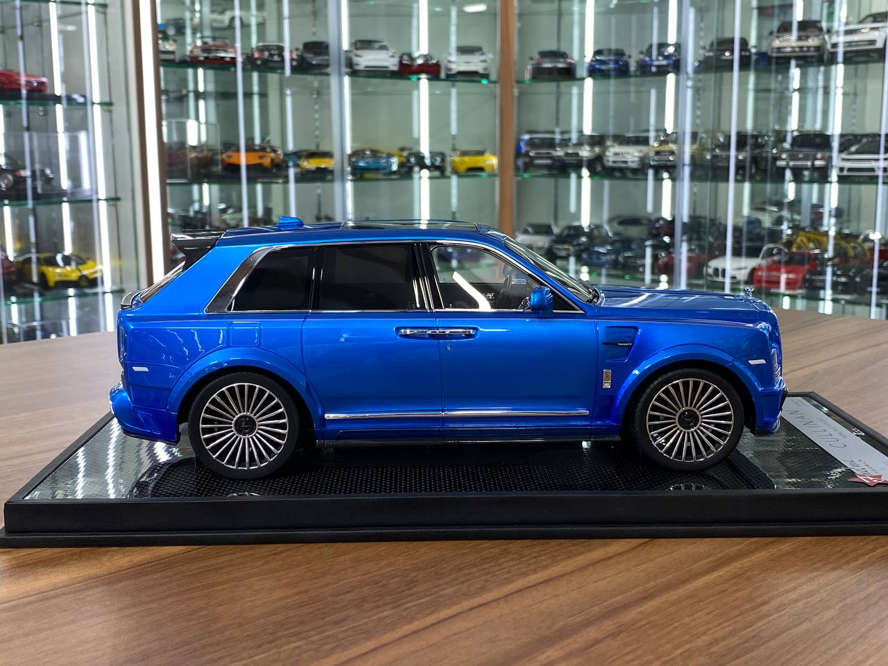 1:18 Resin Model - Rolls Royce Cullinan Mansory by FuelMe Models (Royal Blue)