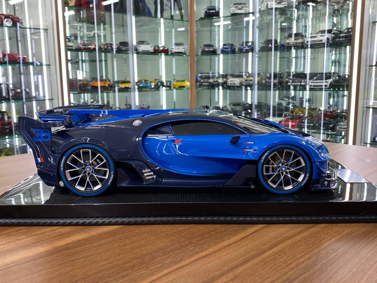 1/12 Resin Model - Bugatti Vision Gran Turismo by Look Smart (Light Blue Sport Racing Carbon)