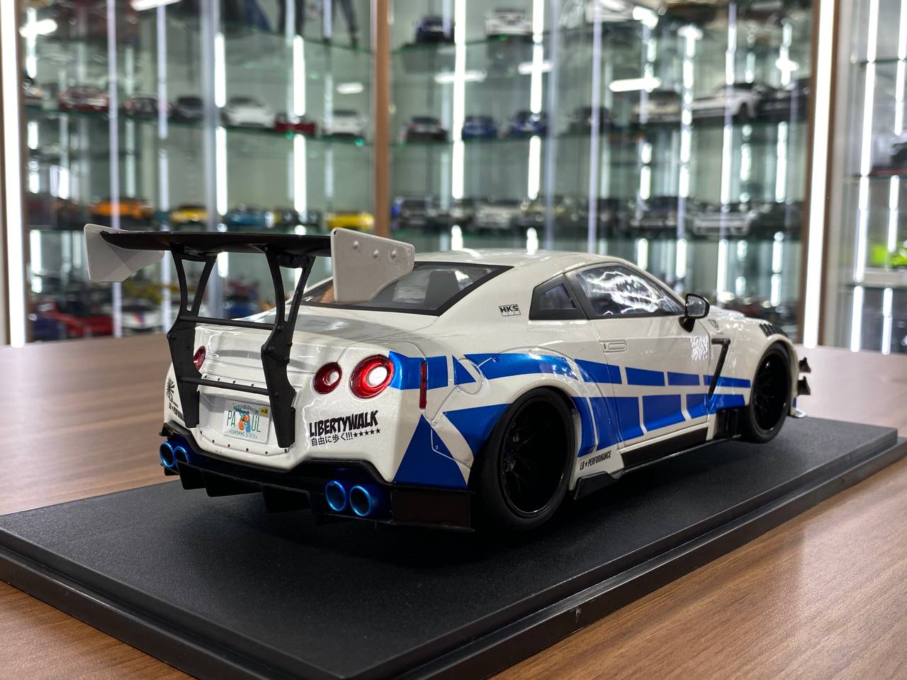 1/18 Diecast Solido Nissan GT-R R35 LBWK body kit Type 2 For paul tribute 2024 White / blue stripes