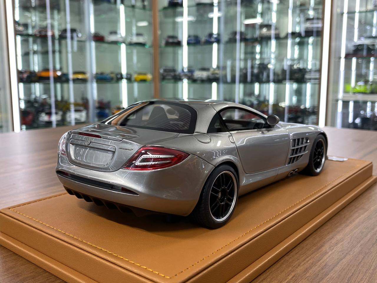 1/18 IVY Models Resin Model - Mercedes-Benz SLR McLaren 722 in Elegant Silver