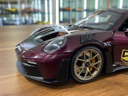 1:18 Diecast – Minichamps Porsche 911 (992) GT3 RS 2024 Weissach Paket in Purple