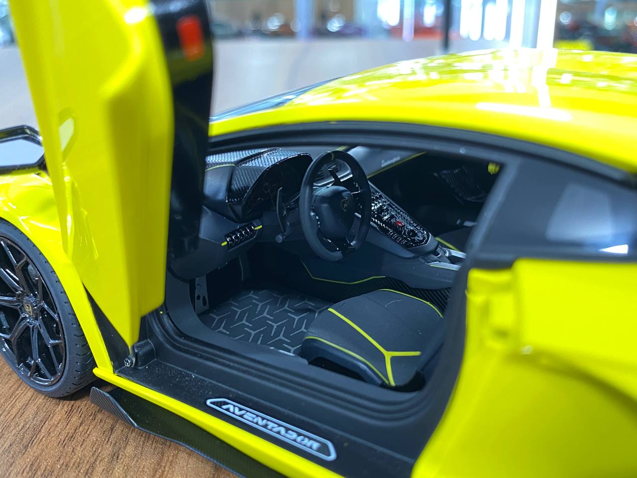 1:18 Diecast Metal AUTOart Lamborghini Aventador SVJ – Giallo Tenerife / Pearl Yellow