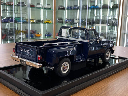 1:18 Resin Model - Old School Models GMC Sierra Classic 3500 (1986) - Dark Blue - Limited 60 pcs