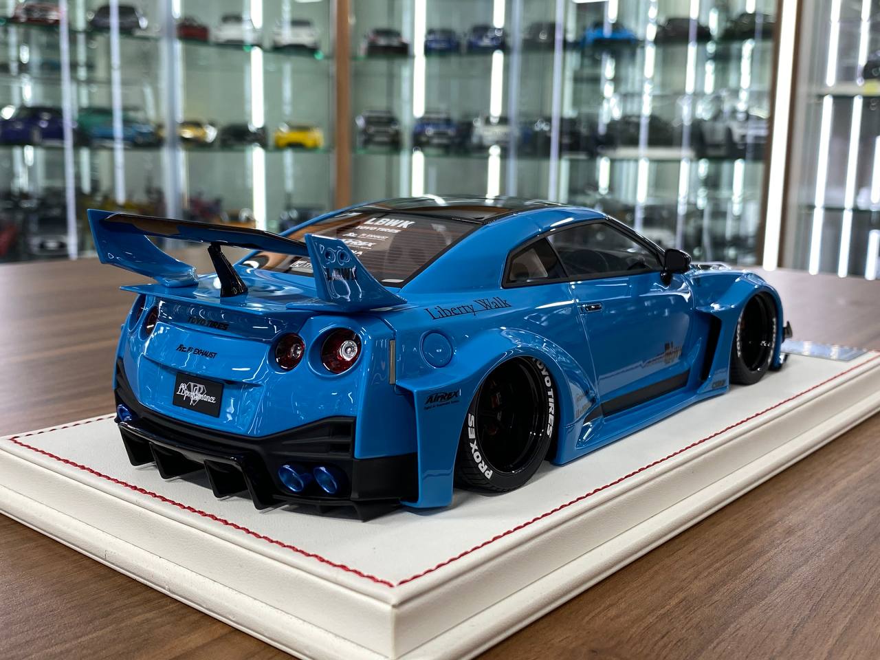 1:18 Resin Model - Davis & Giovanni Nissan R35 GT-R LBWK - Light Blue with Decals - Limited 15 pcs