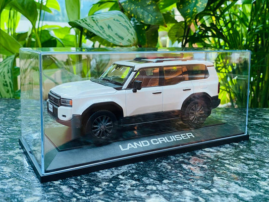 Dealer Edition 2024 Toyota Land Cruiser 250 Resin Model - White | 1/30 Scale