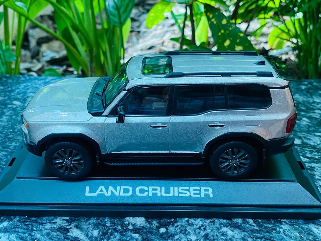 Dealer Edition 2024 Toyota Land Cruiser 250 Resin Model - Bronze Metallic | 1/30 Scale