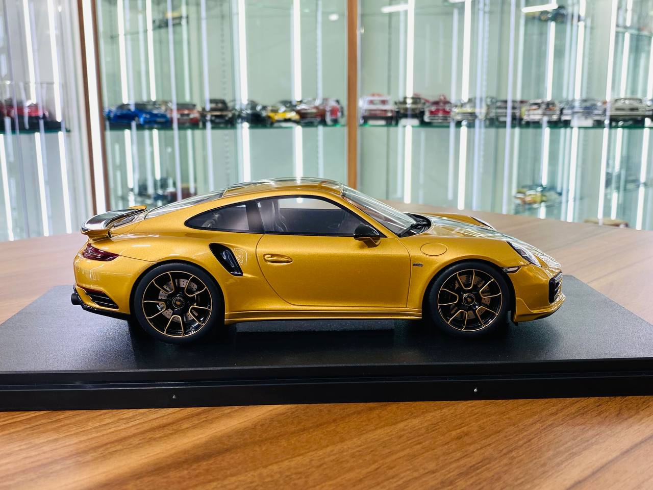 GT Spirit Porsche 911 Turbo S Resin Model - Gold | 1/18 Scale, Limited Edition