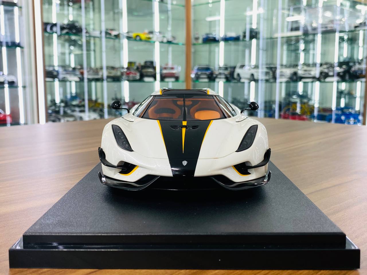 GT Spirit Koenigsegg Regera - 1/18 Resin Model, Not Opening - White