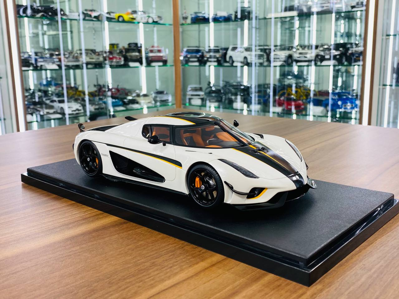 GT Spirit Koenigsegg Regera - 1/18 Resin Model, Not Opening - White