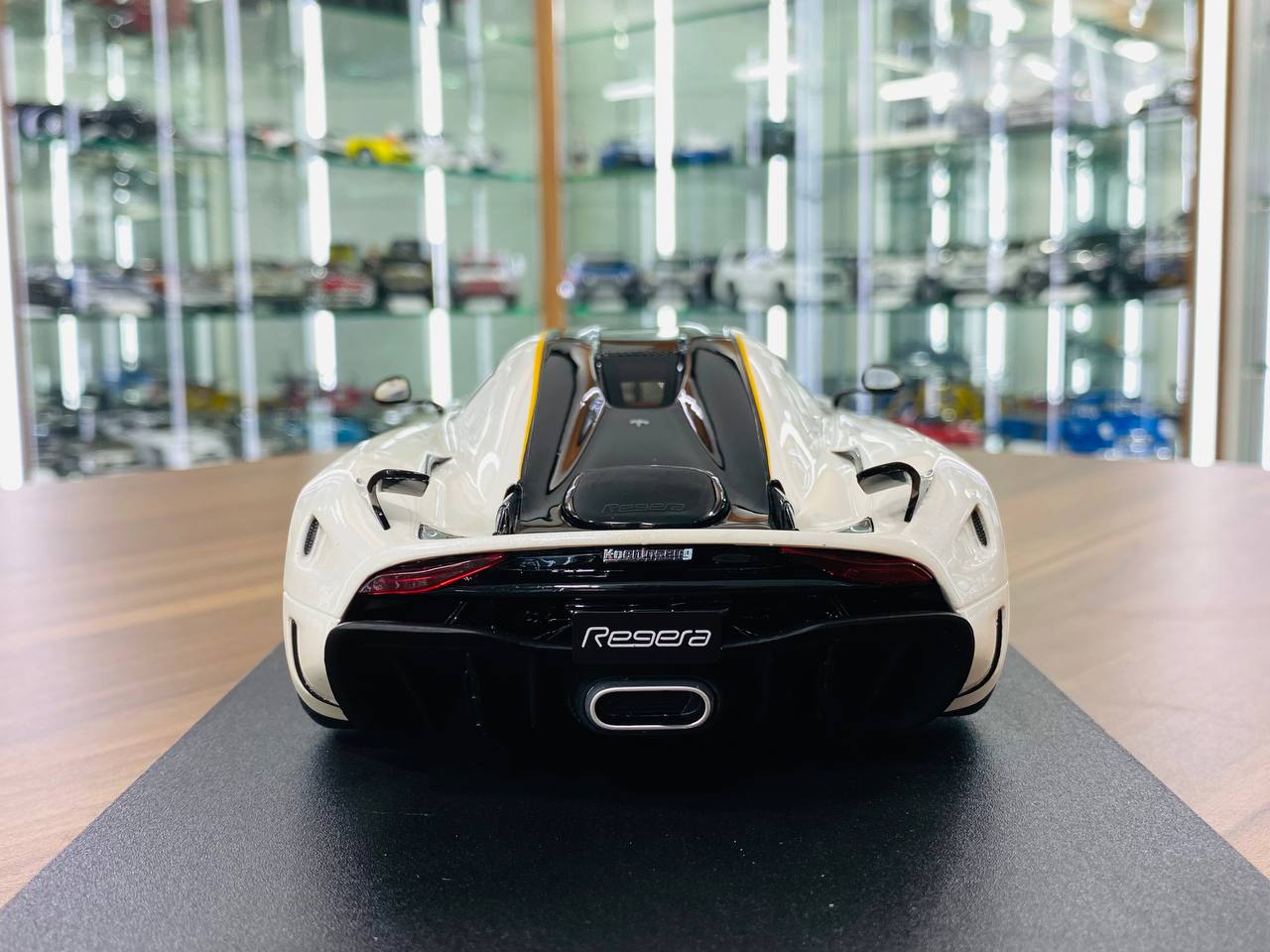 GT Spirit Koenigsegg Regera - 1/18 Resin Model, Not Opening - White