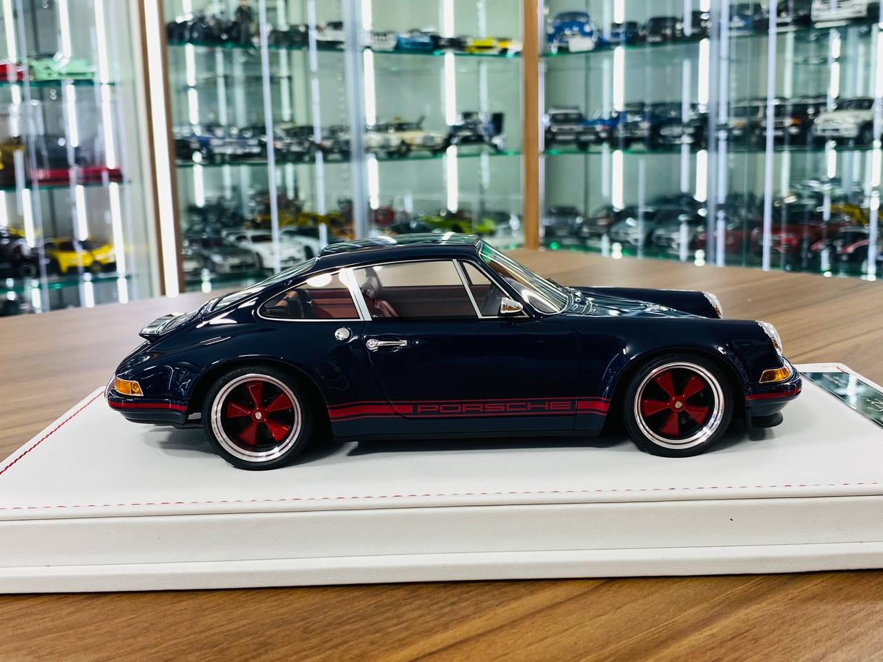 Ivy Model Porsche 911 Singer – 1/18 Resin Model, Abret Blue, Limited to 50 Units