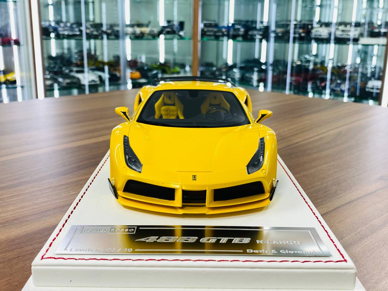 Davis & Giovanni Ferrari 488 GTB – 1/18 Resin Model, Yellow, Limited to 10 Units