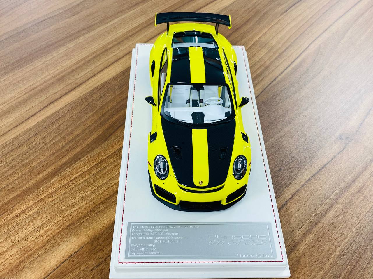 Davis & Giovanni Porsche 911 GT2 RS – 1/18 Resin Fluorescent Yellow, Limited 1 of 1