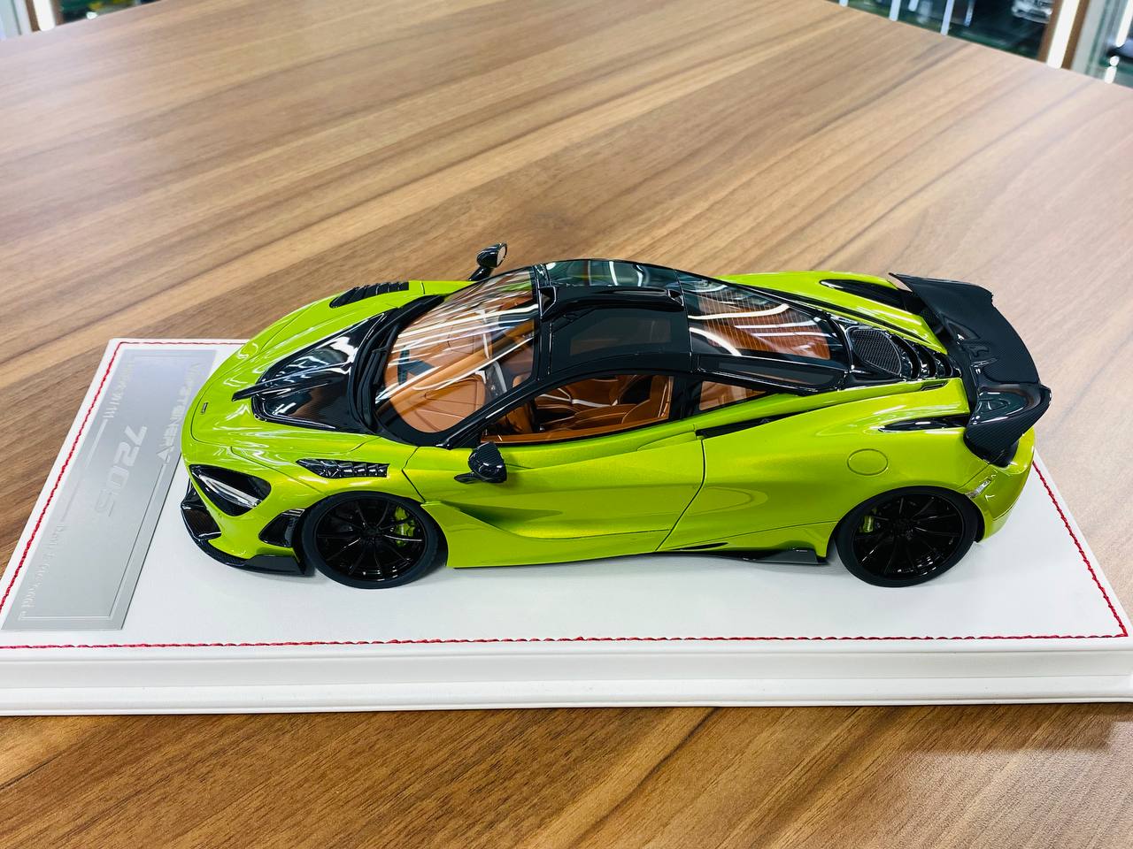 Davis&Giovanni MCLAREN 720S LIMITED 111PCS FLUX GREEN