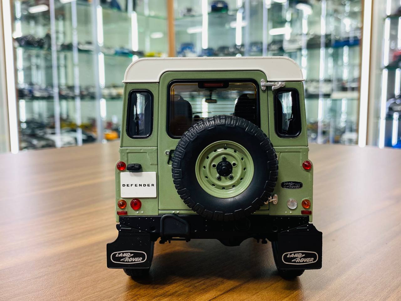 1/18 Diecast Land Rover Defender 90 Heritage Green Almost Real Scale Model Car