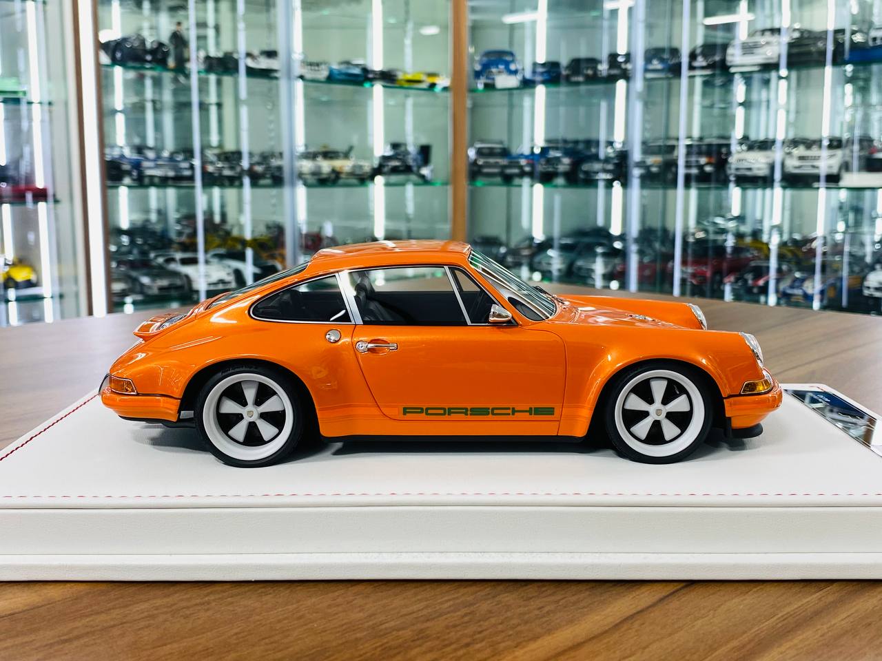 Ivy Model Porsche 911 Singer – 1/18 Resin Model, Signal Orange, Limited 44/50