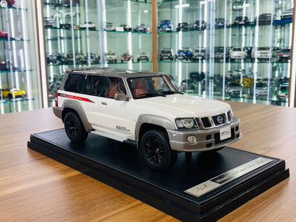 1/18 Nissan Patrol Super Safari Diecast White by IVY Models [Special Number 01/99]