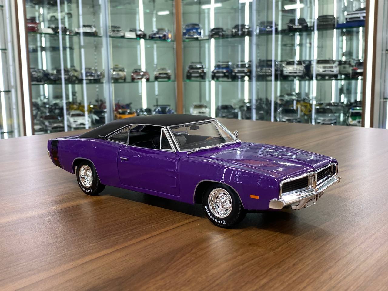 1/18 Diecast Maisto Dodge Charger R/T 1969 Purple