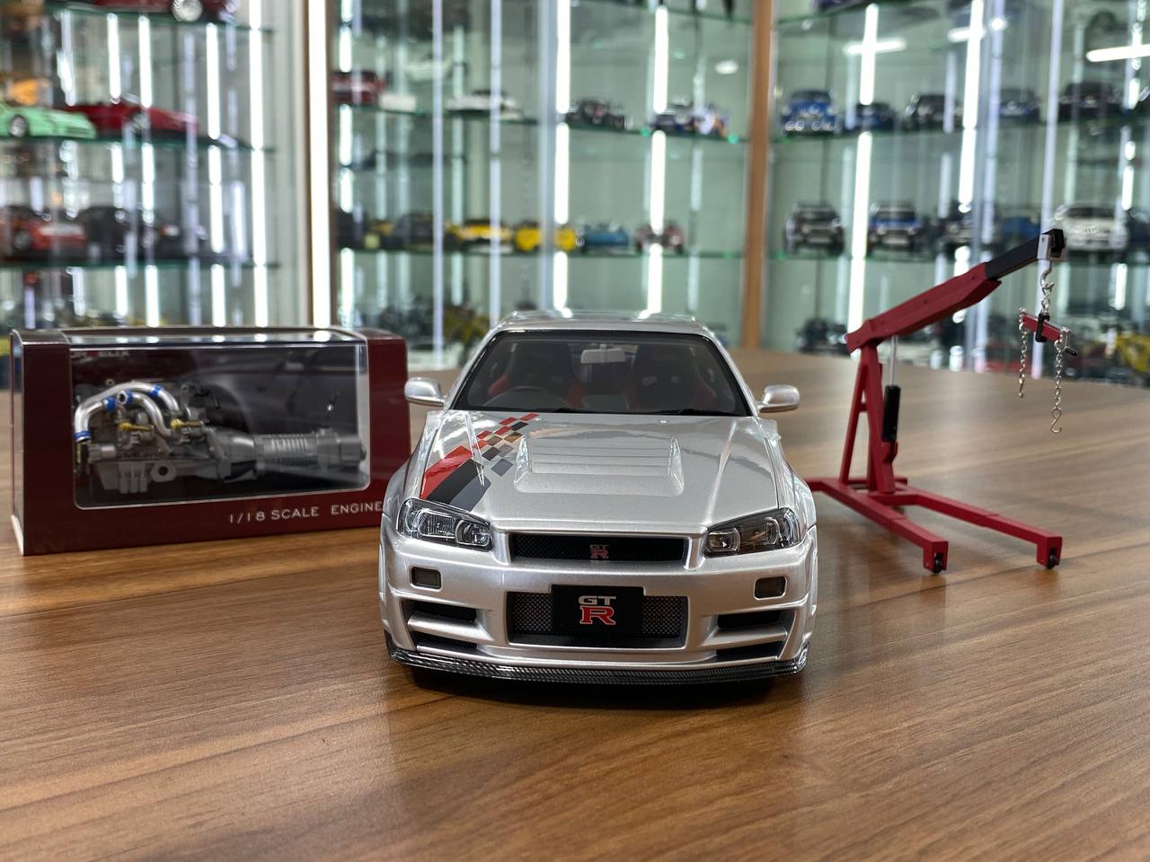 1/18 Metal Diecast - Nissan Skyline GT-R R34 (Nismo) CRS Livery Silver by MotorHelix