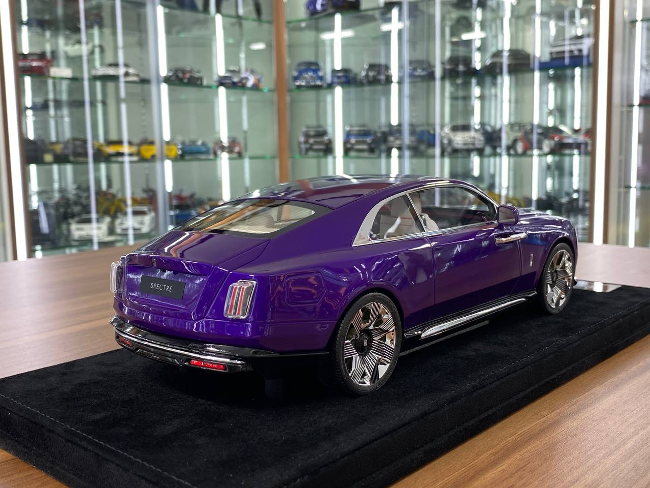 1/18 Resin Model - Rolls Royce Spectre Purple by DF Model