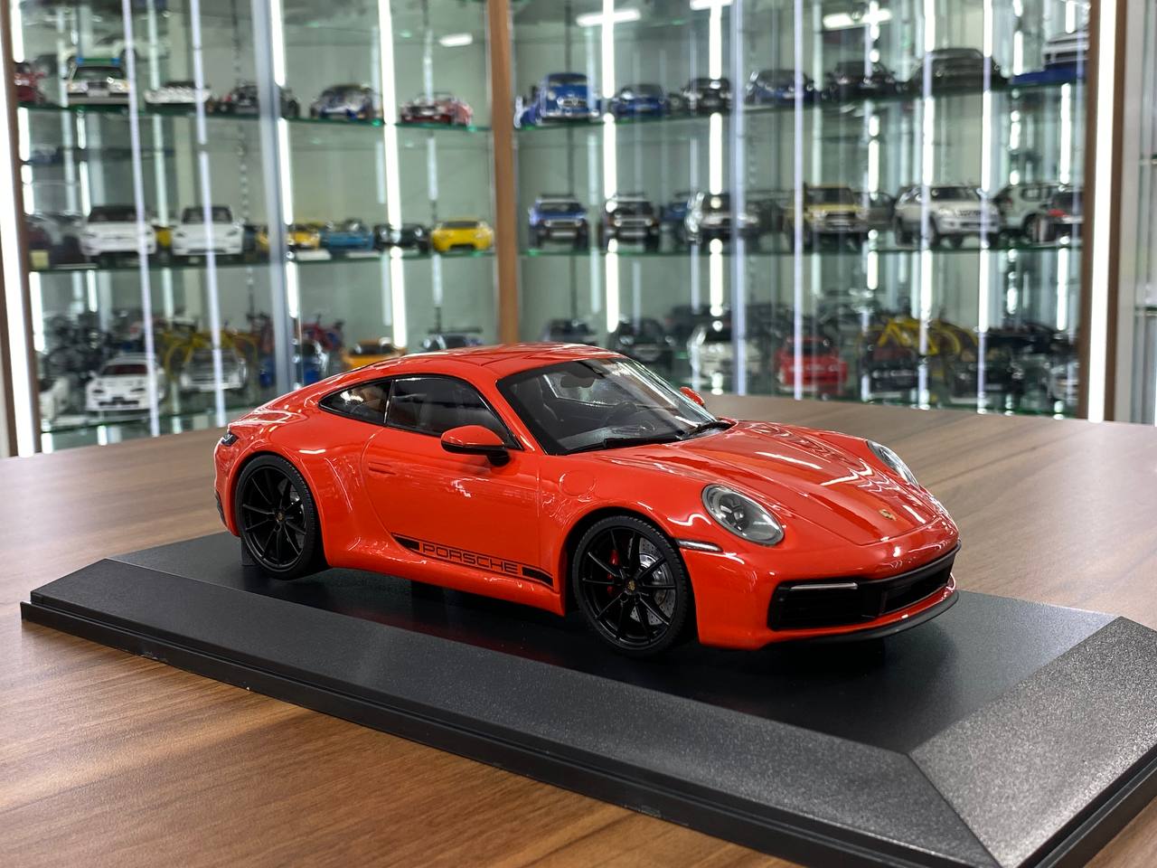 1/18 Diecast Porsche 911 Carrera 4S 2019 by Minichamps