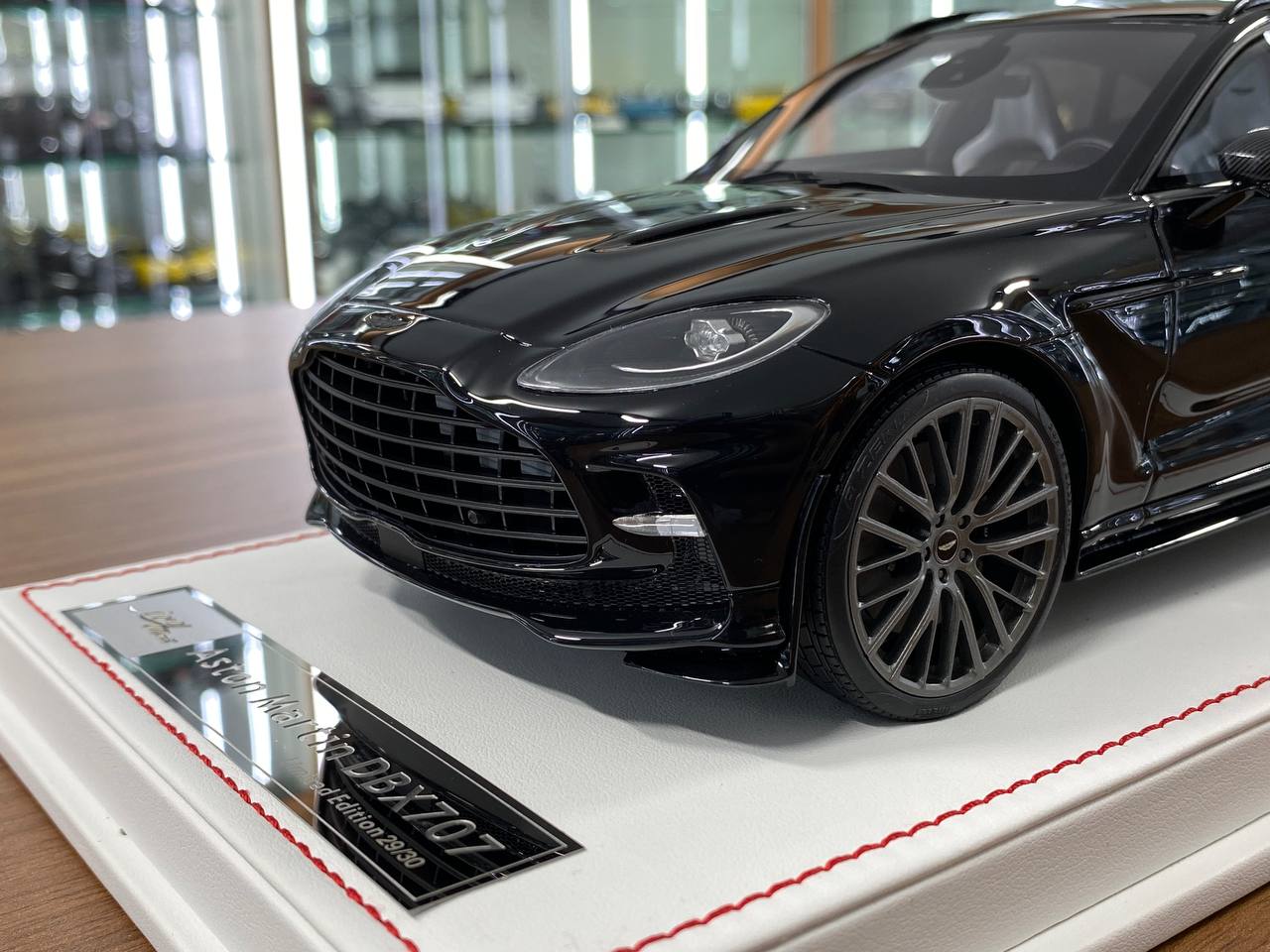 1/18 Resin Model - IVY Model Aston Martin DBX707 (Obsidian Metallic)