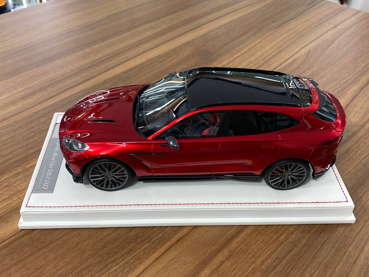 1:18 Resin Model - IVY Model Aston Martin DBX707 (Red)