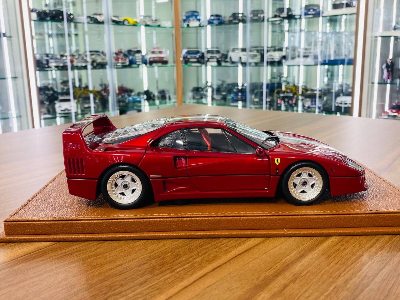 1/18 Diecast Model (Full Opening) - Ferrari F40 (BBR by Kyosho)