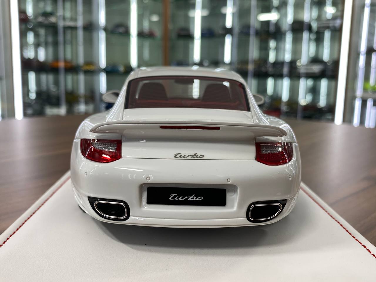 1:18 Resin Porsche 911 Turbo (997.2) White Exterior with Red Interior and Silver Rims Ivy Model