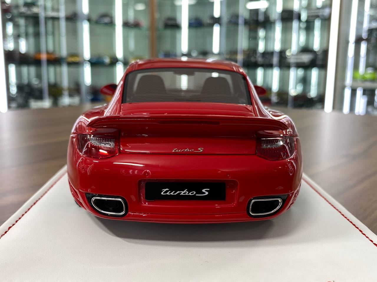 1:18 Resin Porsche 911 Turbo S (997.2) Red Exterior with Black Interior Ivy Model