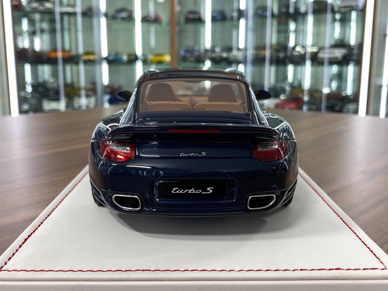 1:18 Resin - Porsche 911 Turbo S (997.2) Dark Blue with Brown Interior by Ivy Model