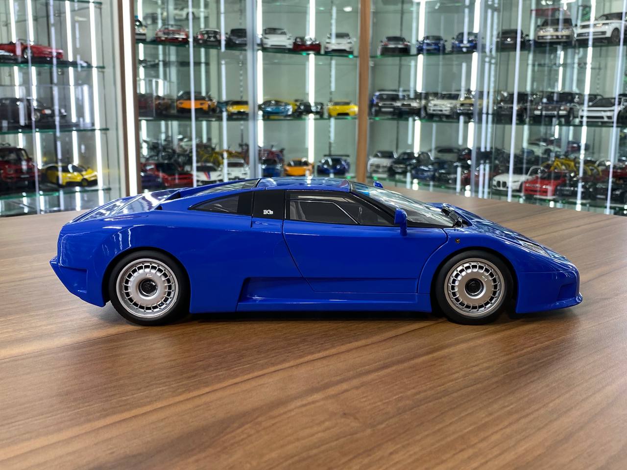 1/12 Diecast Full opening KK Scale Bugatti EB 110 Blue